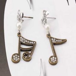 義烏批發(fā)新風(fēng)尚 200件起批，混批靈活——奔力飾品廠開啟美發(fā)飾品批發(fā)新篇章